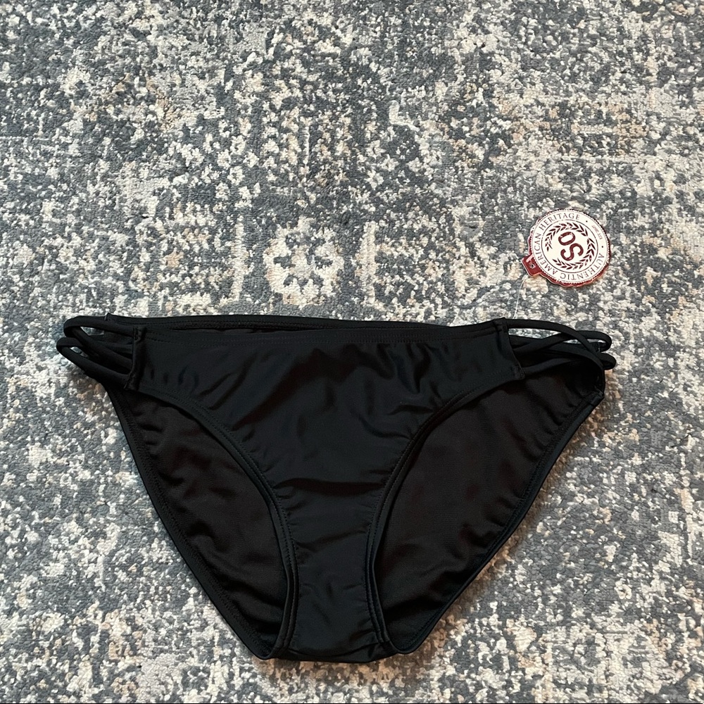 Black bikini bottoms